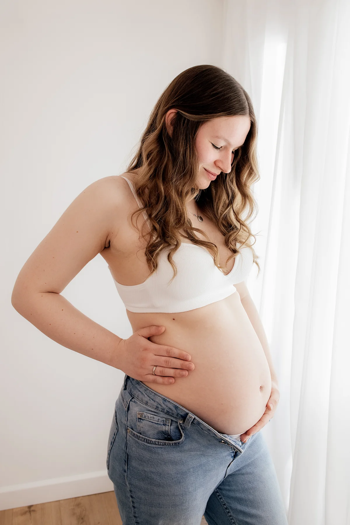 Natural maternity portrait